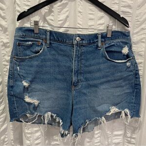 A&F 4in Mom Short